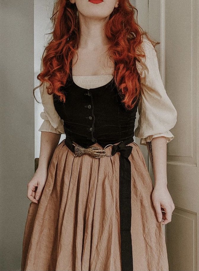 Rachel Maksy, Ren Faire Outfits, Ren Faire Costume, Fair Outfits, Fest Outfits, Stylish Fall Outfits, Retro Pin Up, Medieval Clothing, Elevate Your Look