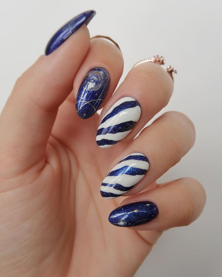 Ahsoka Tano Nails, Ahsoka Nails, Star Wars Nail Art, Ahsoka Star Wars, Star Wars Inspired Outfits, Star Wars Nails, Nail Inspired, Disneyland Nails, Disneyland Star Wars