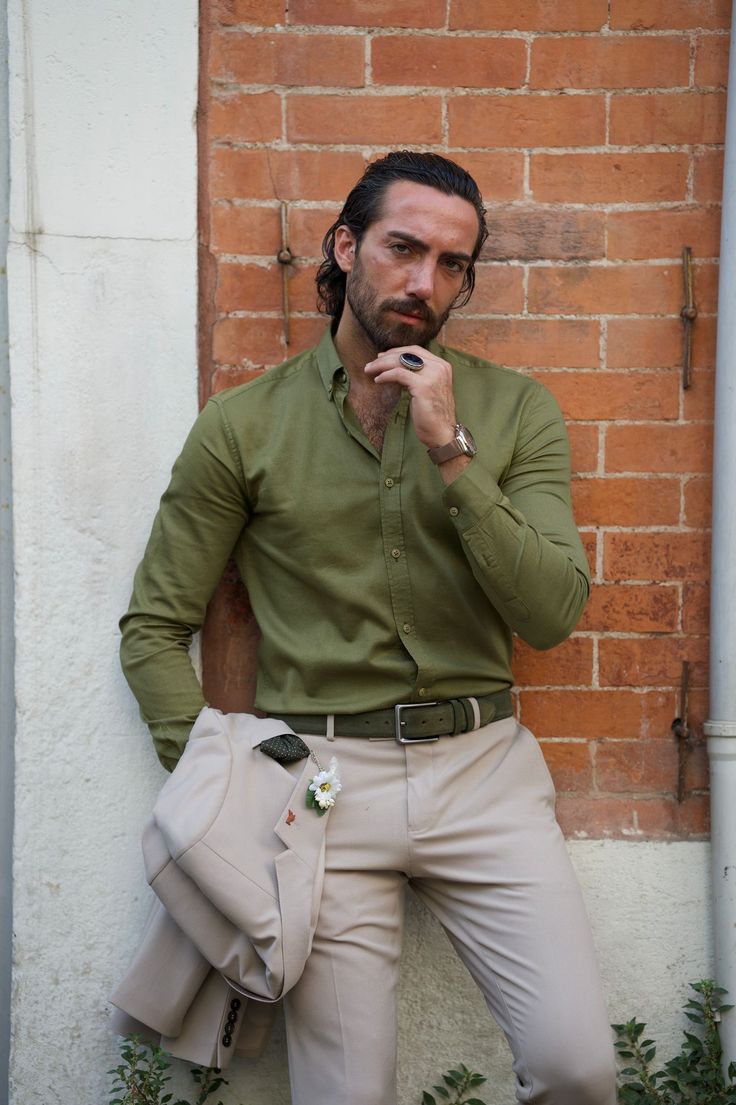 Collection : SPRING / SUMMER 22-23 Color : Khaki Material Content: 97% Cotton, 3% Elestan Available size: S-M- L -XL- XXL Formal Shirt Design, Drawing Fabric, Shirt Collar Styles, Khaki Shirt, Mens Casual Outfits Summer, Mens Fashion Smart, Guys Clothing Styles, Men Formal, Looking Dapper