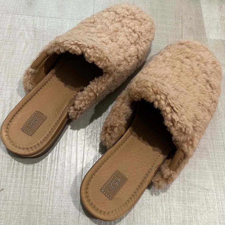 Worn Once, Brand New Casual Flat Slippers With Faux Fur Lining, Casual Slippers With Faux Fur Lining For Spring, Casual Slippers With Faux Fur Lining For Fall, Casual Synthetic Slippers For Fall, Casual Slippers With Faux Fur Lining, Casual Winter Slippers With Faux Fur Lining, Womens Uggs, Ugg Shoes, Flat Shoes Women