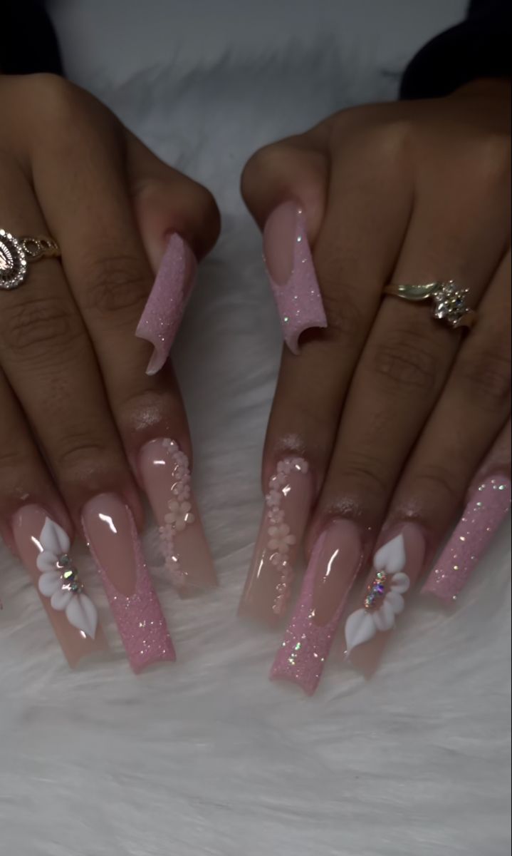 Nails Art Simple, Nail Art 2022, Design Nails Art, Pink Bling Nails, Sweet 16 Nails, Light Pink Acrylic Nails, Nail Art For Short Nails, Art For Short Nails, Nail Art Inspo