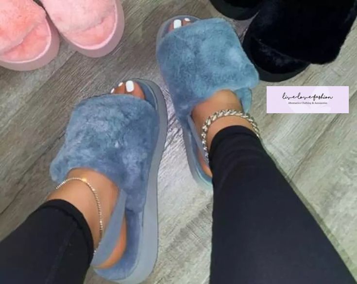 Woman’s furry slippers 2023. Ladies comfort house shoes. Luxury house slides. House slides for women. Women’s house shoes. Women’s fuzzy slippers. Slippers 2023, Fur Heels, Cute Toe Nails, Slides For Women, Fur Shoes, Comfortable Slippers, Slide Slippers, Soft Slippers, Home Slippers