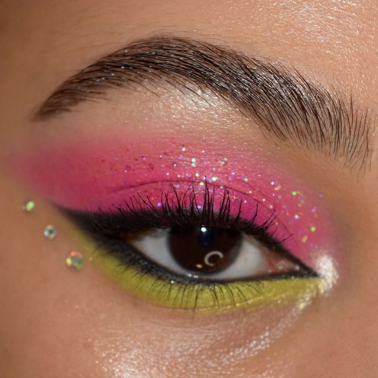 Green Eyeshadow Look, Neon Eyeshadow, Pink Eyeshadow Look, Hard Summer, Rhinestone Makeup, Powder Palette, Neon Makeup, Rave Makeup, Sherwood Forest