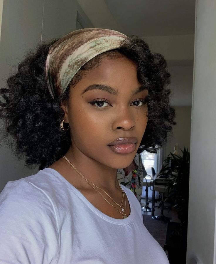 Natural Hair Headband Styles, Natural Hair Scarf Styles, Natural Hair Headbands, Hairstyle Aesthetic, Cabello Afro Natural, Girl Energy, Fun Makeup, Hair Wrap Scarf, Hair Scarf Styles