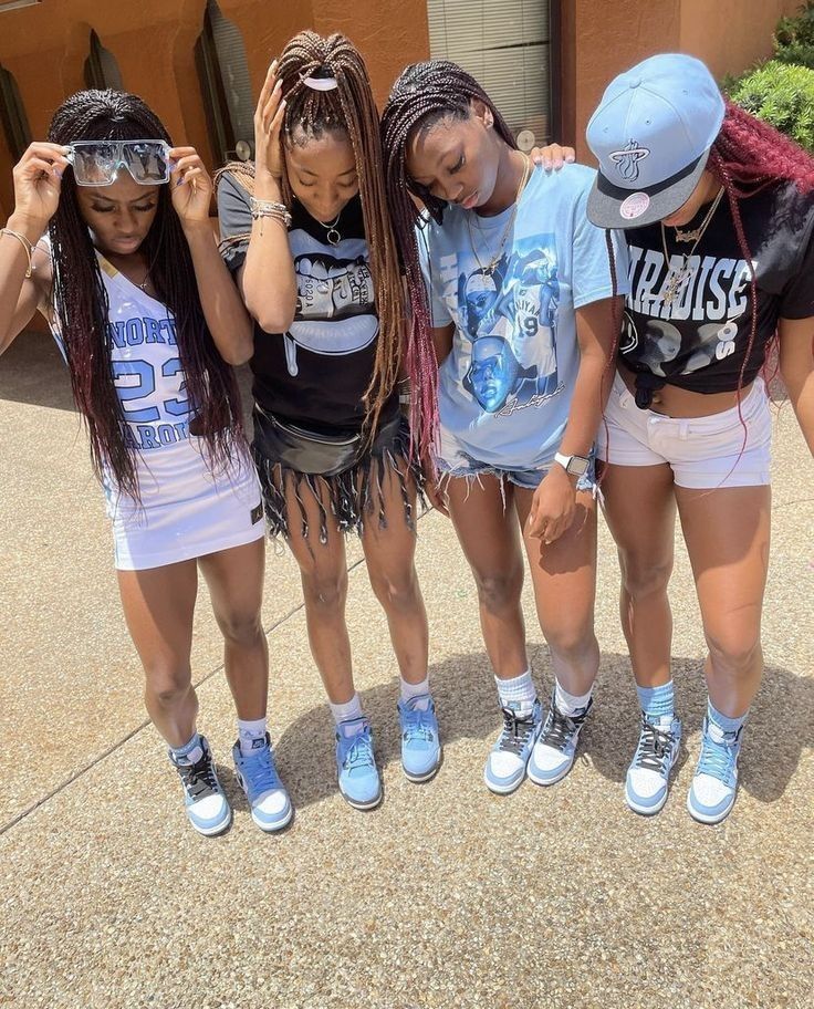 Cute Matching Outfits For Best Friends For School, Gang Outfits, Girl Bsf, Bff Outfits Matching, Bestie Outfits, Matching Outfits Best Friend, Squad Outfits, Teen Swag Outfits, Cute Birthday Outfits