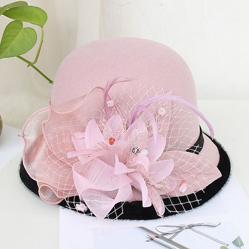 Category:Kentucky Derby Hat,Hats; Embellishment:Appliques,Feather,Split Joint,Pure Color,Trim,Splicing,Color Block,Tulle; Gender:Women's; Quantity:1 PC; Theme:Fashion; Style:Vintage Style,Elegant; Hats Category:Bowler / Cloche Hat,Bucket Hat,Fedora Hat; Occasion:Holiday,Casual,Kentucky Derby; Material:Artificial feather,Poly / Cotton Blend; Front page:WE; Shipping Weight:0.15; Listing Date:11/16/2022; Head Circumference: Cappello Cloche, Painter Hat, Hip Pads, Kentucky Derby Hat, Drag Queens, Cloche Hat, Casual Hat, Wedding Hats, Derby Hats