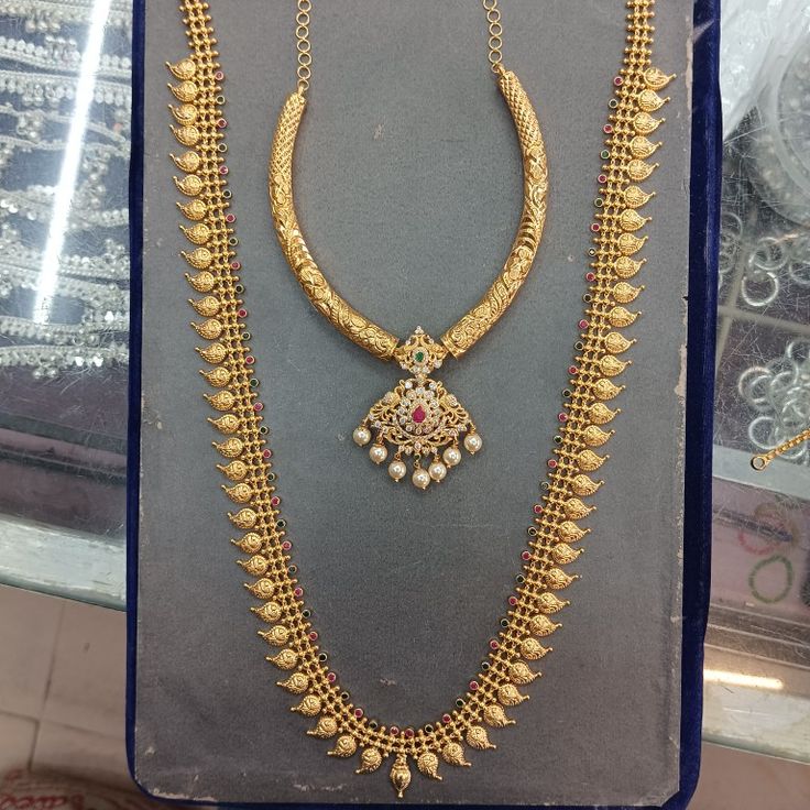 Mango Gold Necklace, Gold Necklace And Haram Sets, Gold Kante Necklace Designs, Mango Haram Designs With Grams, 30 Grams Gold Haram Designs, Kante Gold Necklaces, Kanti Designs, 50grams Gold Haram, Mango Haram Designs