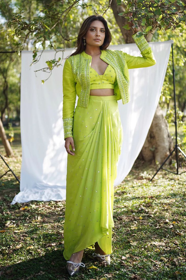 English Colour Lehenga, Indo Western Dress From Saree, Green Haldi Outfit, Jaago Outfit Ideas, Mehndi Ceremony Outfit For Sister, Lungi Dress Indian For Women, Dhoti Outfits Women, Mehandi Outfits Brides Indian Bridal, Trendy Indowestern Outfits For Women