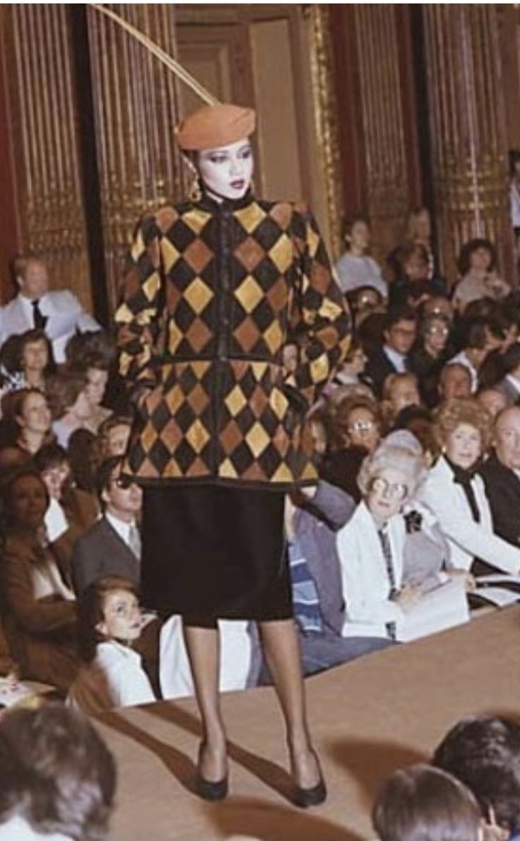 Yves Saint Laurent | Fall 1979 | Picasso collection Yves Saint Laurent Paris, Ysl Saint Laurent, Fashion 70s, St Laurent, Saint Laurent Paris, 1970s Fashion, Couture Collection, Fashion Lifestyle, Beautiful Outfits