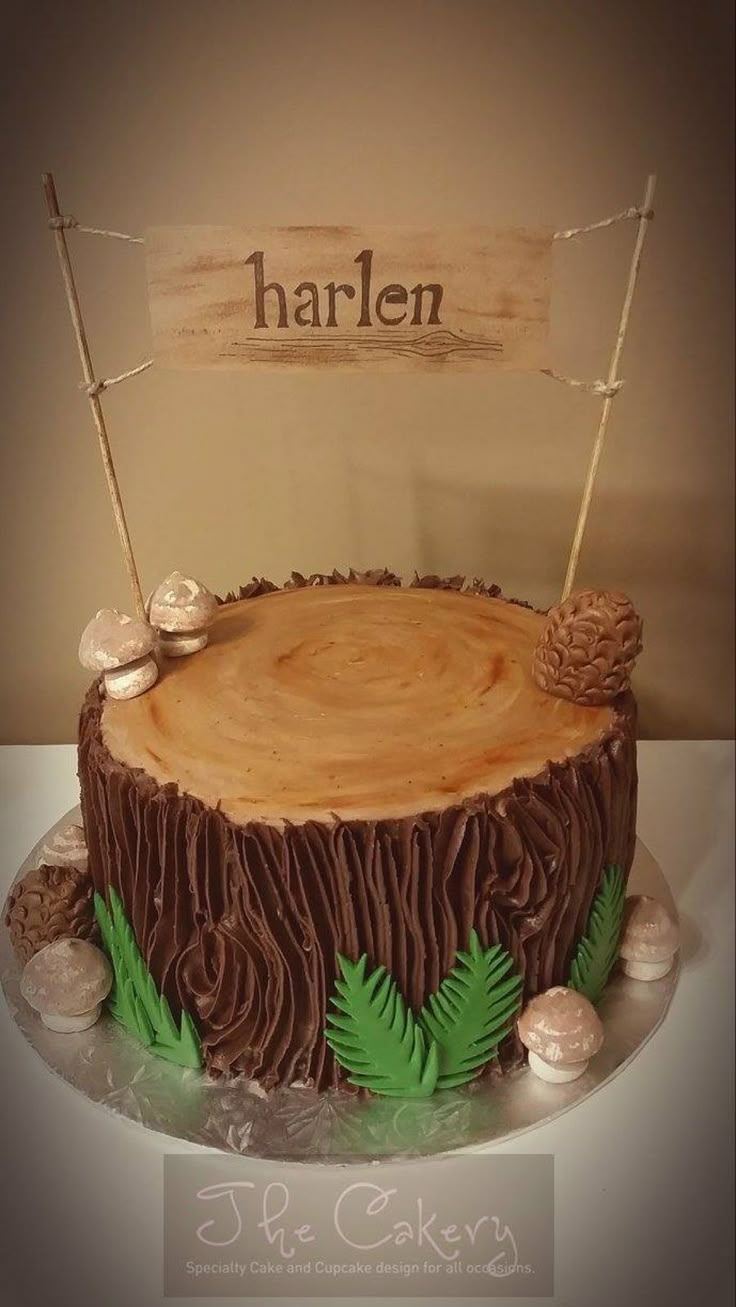 there is a cake that has been made to look like a tree stump