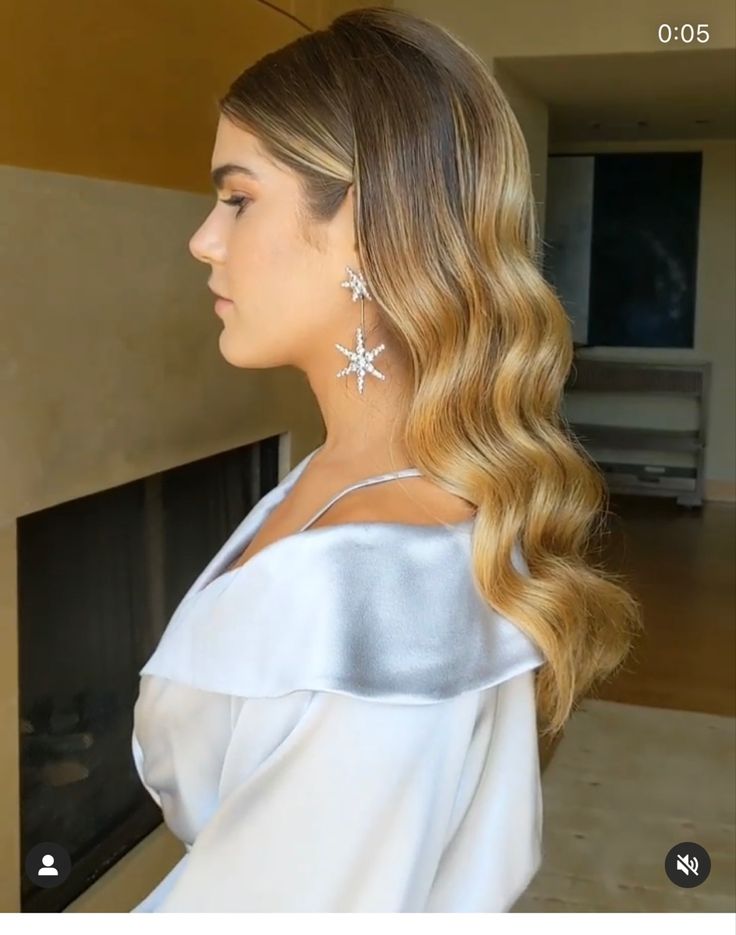 Prom Slicked Back Hair, Hair With Gems, Under Shaved Hair, Side Curls Hairstyles, Sleek Prom Hair, Hairstyles Bandana, Long Hair Curls, Bandana Hairstyles For Long Hair, Hairstyles And Colors