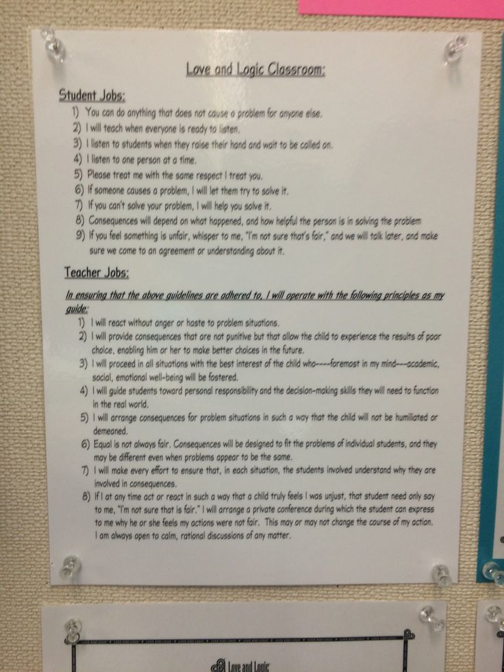 a bulletin board with instructions on how to use the classroom rules for writing and reading