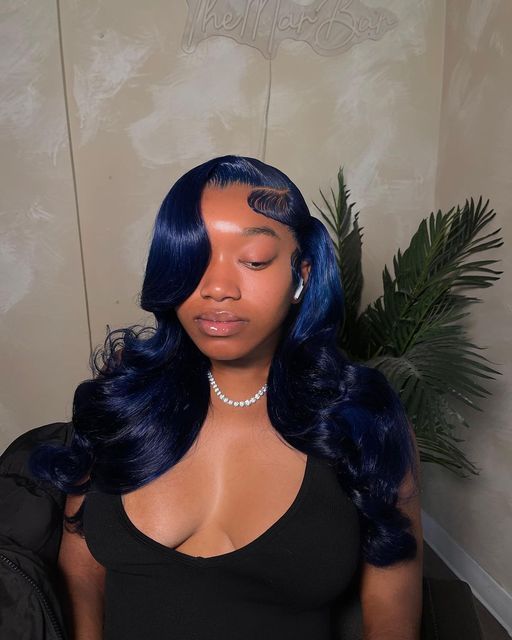 Ashimary Hair | Glueless 360 Invisi-Strap™ Wig on Instagram: "This eatssss😍😍🔥🔥 Ocean blue color is too too pretty💙💙 Cr: mareemdn  👀Hair Info : Ocean blue 13x4 Lace Frontal Wig 22'' Follow US and DM get exact link~😘 ✈5-7days worldwide shipping . . . . . . #ashimaryhair #ashimarywig #ashimaryreviews #beautynolimits #wiginstall #haircolor #coloredwig #bluehair #bodywavehair #wandcurls" Blue Lace Front Wig, Lace Fronts, Frontal Wig Hairstyles, Birthday Hairstyles, Wig Styling, Dyed Hair Inspiration, Pretty Hair Color, Hot Hair Styles, Dope Hairstyles