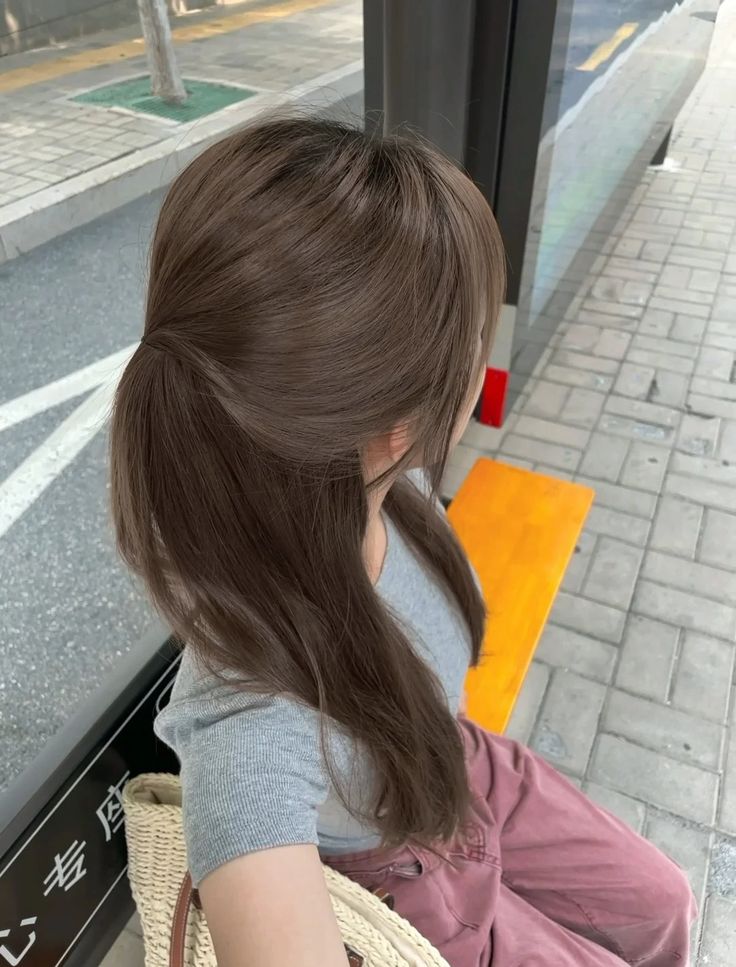 Korean Hair Color 2024 Trends, Hazel Beige Hair, Korean Brown Hair, Hazelnut Brown Hair, Hazelnut Hair, Hair Doos, Korean Hair Color, Brown Hair Looks, Brown Hair Dye