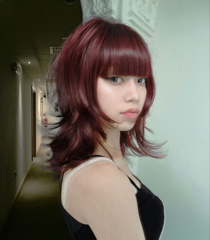 Full Bangs Round Face, Short Hush Cut With Bangs, Hush Cut, Red Hair With Bangs, Shoulder Length Hair With Bangs, Layer Cut, Asian Haircut, Hairstyle Inspo, Shoulder Length Hair Cuts