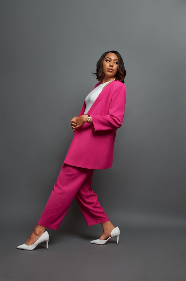 Pink Suits Women, Pink Graphic Tee, Pink Sundress, Grey Skirt, Pink Suit, St Martin, Pink Blazer, Oversized Blazer, Pink Outfits