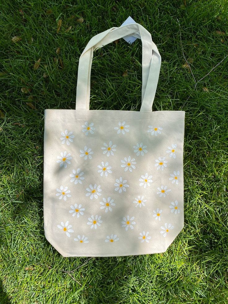 Tote Bag Diy Pattern, Handpainted Tote, Diy Tote Bag Design, Handpainted Tote Bags, Pretty Tote Bags, Totes Ideas, Sacs Tote Bags, Tods Bag, Sac Diy