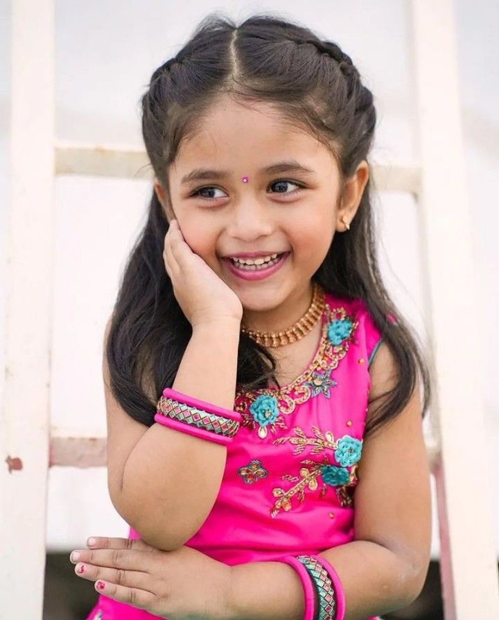 Girls Dresses Diy, Kids Fashion Dress, Photo Pose Style, Actors Images, Cute Poses For Pictures, Girls Dp, Birthday Photoshoot, Cute Poses