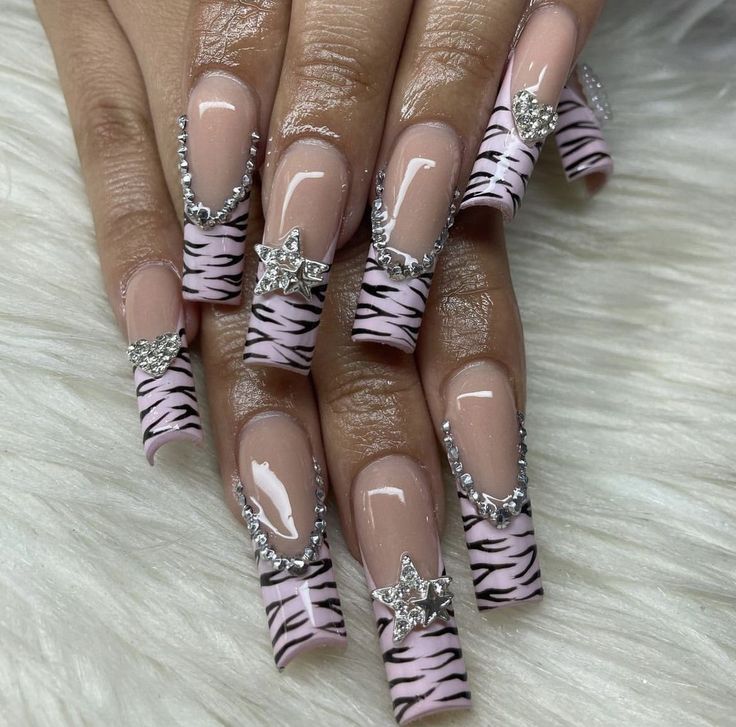 2023 nail inspo trendy nails ideas trendy nails designs Ombre Y2k Nails, Mcbling Nail Ideas, 2yk Nails Ideas, 2000s Fashion Nails, 2000s Nails Acrylic Black Women, Nails Square Y2k, Y2k Mcbling Nails, Clawdeen Wolf Nails, Mc Bling Nails