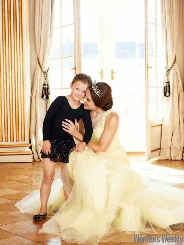 Princess Mary of Denmark and her daughter, Princess Isabella of Denmark. Princess Isabella Of Denmark, Prince Christian Of Denmark, King Queen Princess, Kroonprinses Mary, Princess Isabella, Motherly Love, Crown Princess Mary Of Denmark, Denmark Fashion, Denmark Royal Family