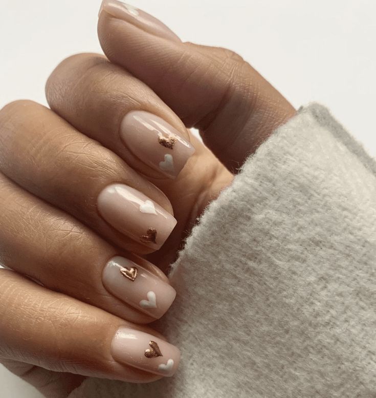 Fall Biab Nails 2022, Short Fall Nails 2022 French Tip, Short Nail Designs Autumn 2022, Short Acrylic Nail Designs For Fall, Nail Ideas Short Rounded Shape, Short Nails For Fall 2022, Nail Color Trends Fall 2022, Bridesmaid Nails For Burgundy Dress, Pretty Nails For Fall Simple