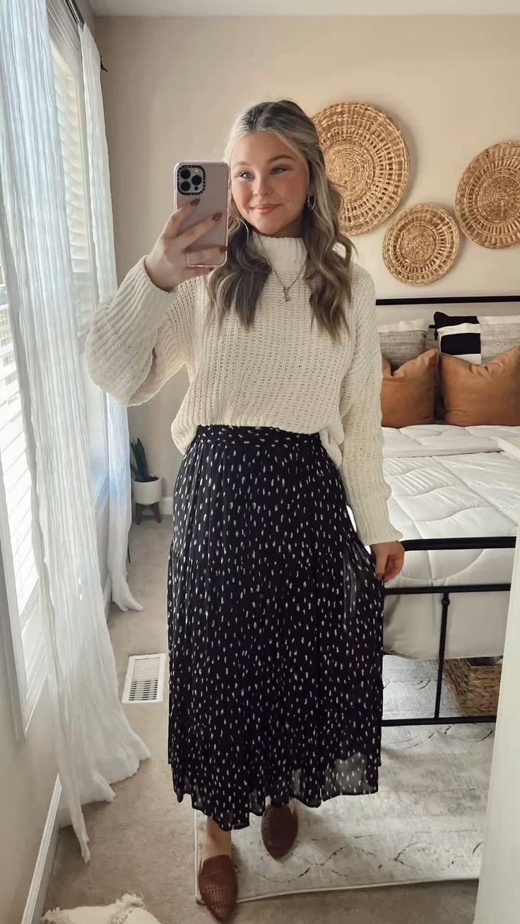 The 30+ Cutest Thanksgiving Outfit Ideas for You! 141 Check more at https://beautyfashionideas.com/heels/the-30-cutest-thanksgiving-outfit-ideas-for-you-141-2/ Winter Mass Outfits, Modest First Date Outfit, Cute Christmas Church Outfits, Cute Baking Outfit, Modest Christmas Outfit Ideas For Women, Fall Christian Outfits, Cute Fall Transition Outfits, Christmas Dress Women Church, Womens Church Outfits Winter