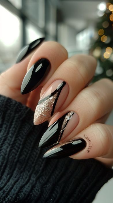 Black And Brown Nails Design, Elegant Nail Designs 2024, Black Nails Elegant, Black Almond Nail Ideas, Elegant Black Nails, Girls Nail Designs, Unghie Nail Art, Art Deco Nails, Black Designs