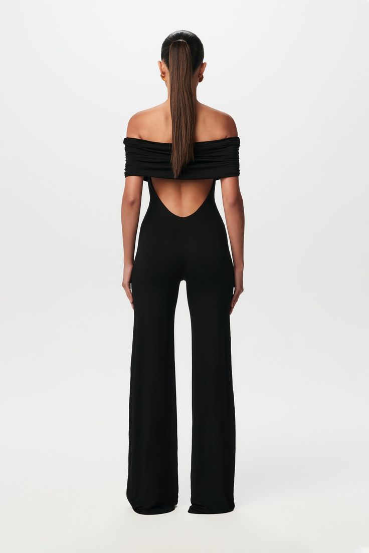 Our smooth-to-the-touch jumpsuit comes with chic design and minimal effort. Crafted with an off-shoulder and fold-over design, sexy open back detail and wide-leg finish. From bridal showers to dinner plans to vacation-wear, this one-piece is ready for your lifestyle. Dinner Plans, Off Shoulder Jumpsuit, Dinner Plan, Vacation Wear, Back Details, Viscose Rayon, White Jumpsuit, Bridal Showers, Chic Design