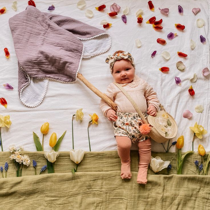 April Showers Baby Photoshoot, April Showers Photoshoot, April Milestone Baby Picture, April Monthly Baby Picture, April Baby Photoshoot, Holiday Baby Pictures, Milestone Ideas, April Baby, Monthly Pictures