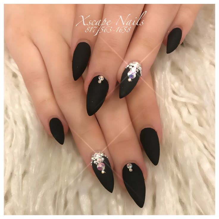 Black And Crystal Nails, Matte Black Nails With Jewels, Black Nail Design With Rhinestones, Bride Nails Black, Black Studded Nails, Black Nails Jewels, Black Matte Nails With Rhinestones, Matte Black Nails With Gems, Black Jewel Nails Rhinestones