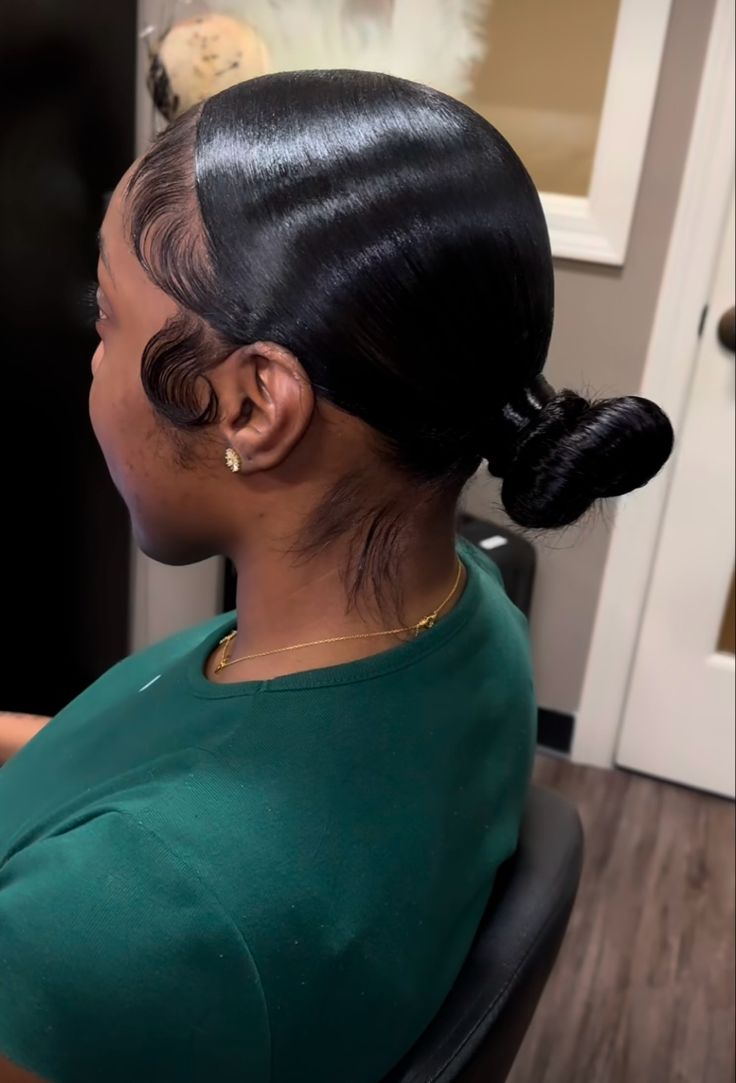 sleek Back Ponytail Black Women, Low Ponytail Natural Hair, Wig Hairstyles Ideas Black Women, Black Hairstyles With Weave, Thug Girl, Natural Hair Bun Styles, Weave Ponytail Hairstyles, Sleek Ponytail Hairstyles, Quick Natural Hair Styles