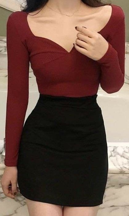 Korean Christmas, Christmas Outfits, Red Outfit, 가을 패션, Mode Inspiration, Black Skirt, Outfits Casuales, Cute Casual Outfits, Look Fashion