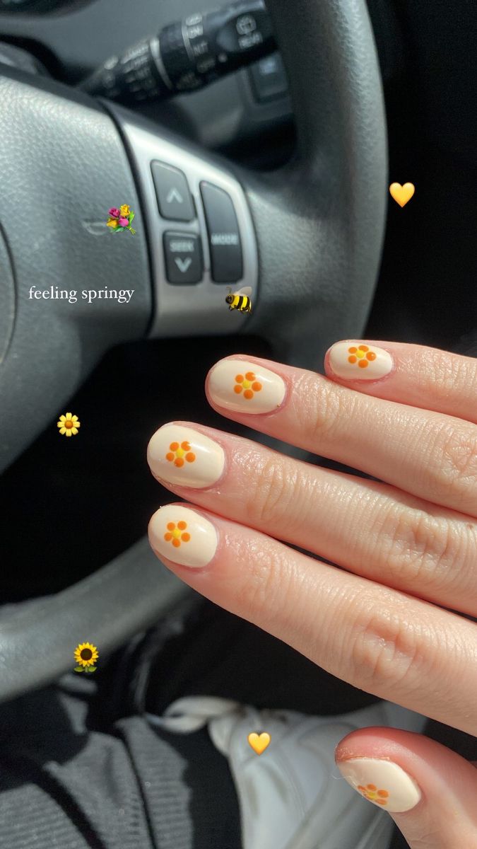 Vacation Nails Simple Short, Short Summer Vacation Nails, European Summer Nails Short, Short Natural Nails Summer, Shorts Gel Nails, Mail Art On Short Nails, Summer Nails Short Natural, Xs Short Nails, Short Nails For Vacation