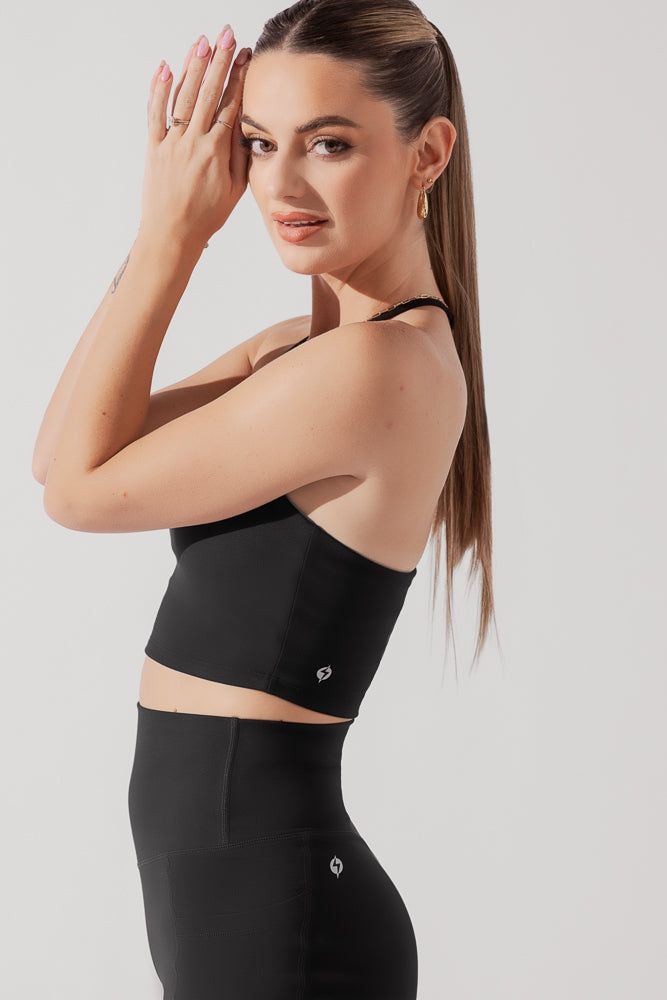 Whether your movement-of-the-day includes sunrise salutations or midday soirées, this crop top adds a touch of comfort and chic to every occasion. Compression Level: Performance Level: Olympic Lifting, Workout Crop Top, Black Crop Tops, Cute Tops, Bra Sizes, Scoop Neckline, Favorite Color, Spaghetti Strap, Perfect Fit