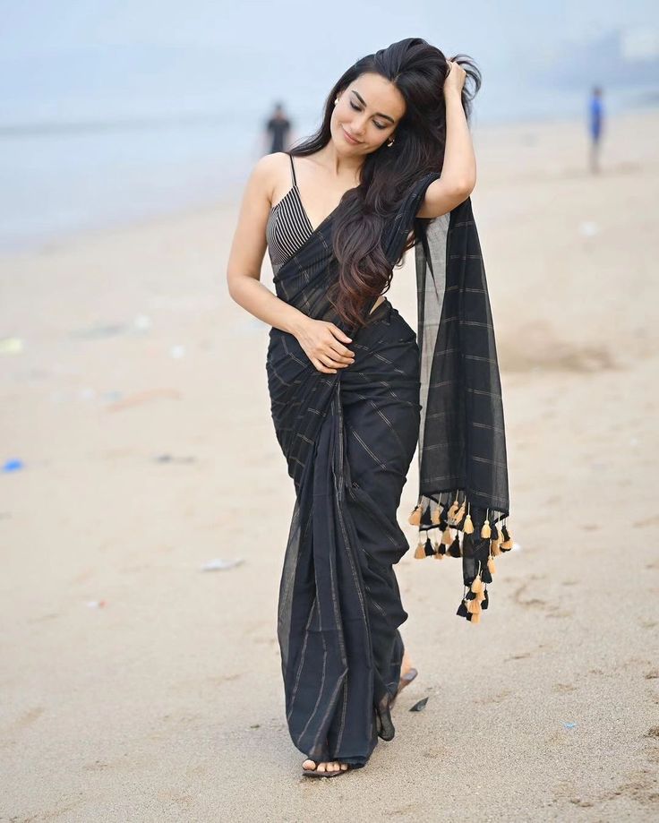 #SurbhiJyoti!🖤 Surbhi Jyoti Saree, Denim Refashion, Golden Saree, Surbhi Jyoti, Black Saree, Saree Look, Red Outfit, Girls Dp, Model Pictures