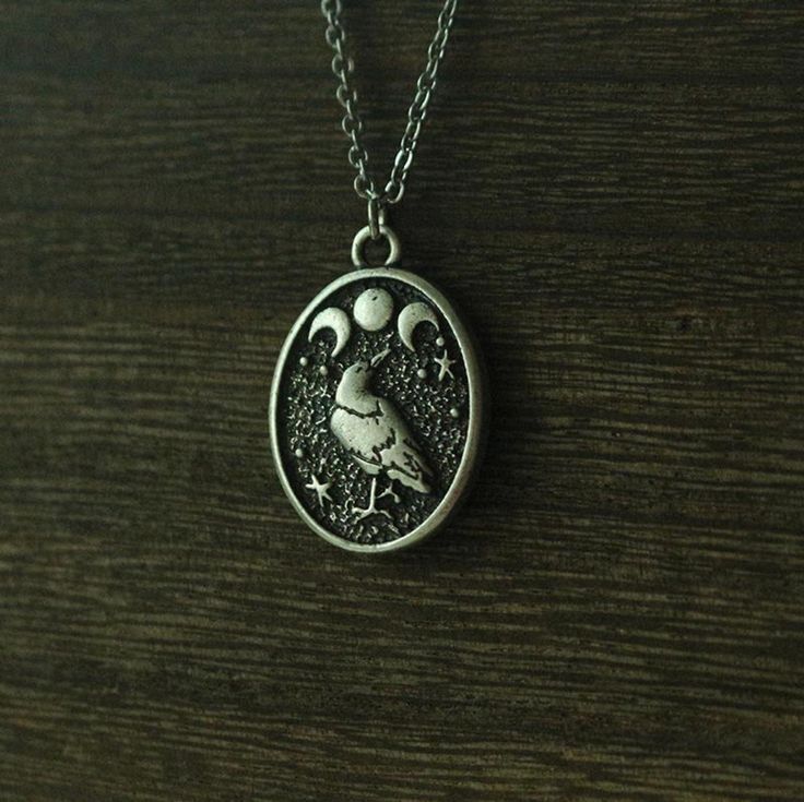 Crow Pendant, Pagan Necklace, Raven Pendant, Moon Vintage, Raven Necklace, Raven Bird, Black Raven, Triple Moon, Necklace Antique