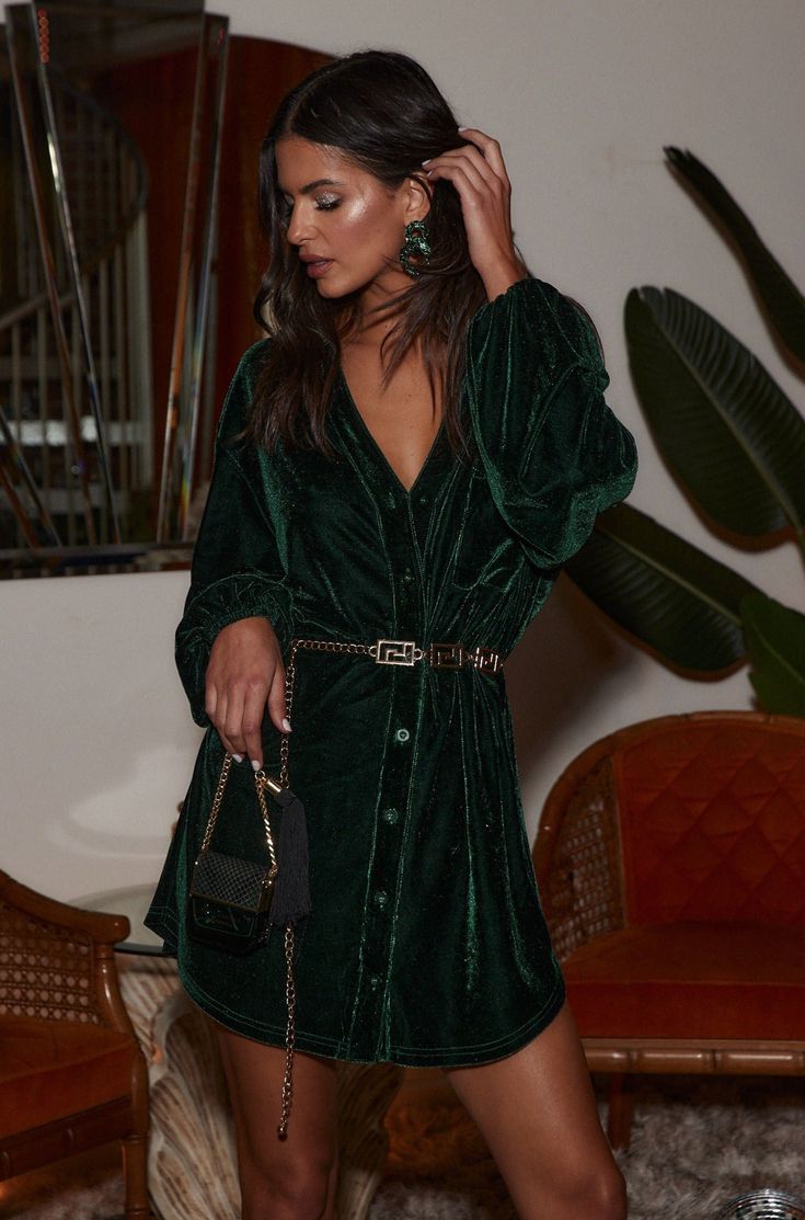 Emerald Velvet, Concert Dresses, Pleated Jumpsuit, Green Velvet Dress, Velvet Mini Dress, Velvet Crop Top, Elegant Dresses Classy, Velvet Trousers, Top Wedding Dresses