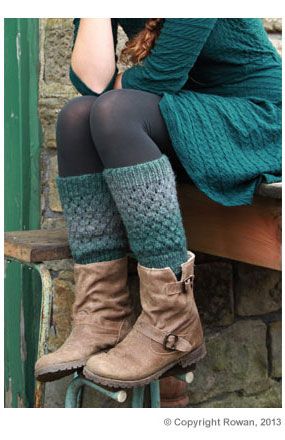 Rowan Ankle Warmers - Free Pattern @ Deramores: http://www.deramores.com/media/deramores/pdf/rowan-leg-warmers-pattern.pdf Ankle Warmers, Crochet Boot Cuffs, Crochet Leg Warmers, Crochet Boots, Estilo Hippie, Mode Boho, Knit Boots, Boot Cuffs, 가을 패션