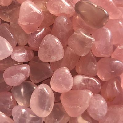 Wizard 101, Kinds Of Love, Crystal Vibes, Crystal Aesthetic, Love Romantic, Pretty Rocks, Love Energy, Rose Quartz Crystal, Body Sculpting