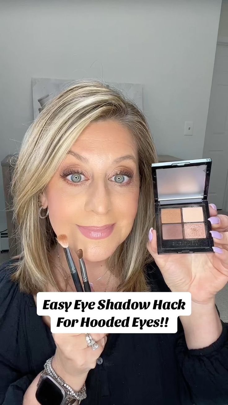 Jamie O'Donnell | Easy Eye Shadow Hack For Hooded Eyes!! Say A29 for info!! • • • #hoodedeyes #mature #over40 #over50 #hoodedeyesmakeup #makeuptrends… | Instagram How To Do A Smoky Eye For Hooded Eyes, Grey Hair Makeup Looks Over 50, Makeup Tips For Older Women Over 50 Eyes, How To Put Eyeshadow On Hooded Eyes, Easy Makeup Over 40, Wedding Makeup Over 50, Natural Eye Makeup For Hooded Eyes, Natural Eye Makeup Hooded Eyes, Winter Eye Makeup Looks