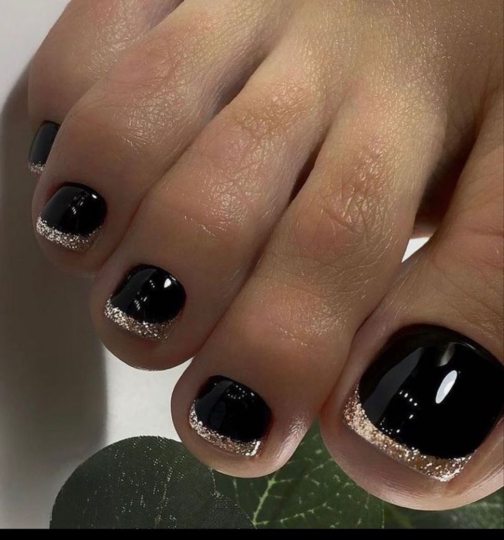 Black French Pedicure, French Pedicure Ideas, Gold Toe Nails, Black Toe Nails, Feet Nail Design, Pedicure Designs Toenails, French Pedicure, Pedicure Nail Designs, Pedicure Ideas