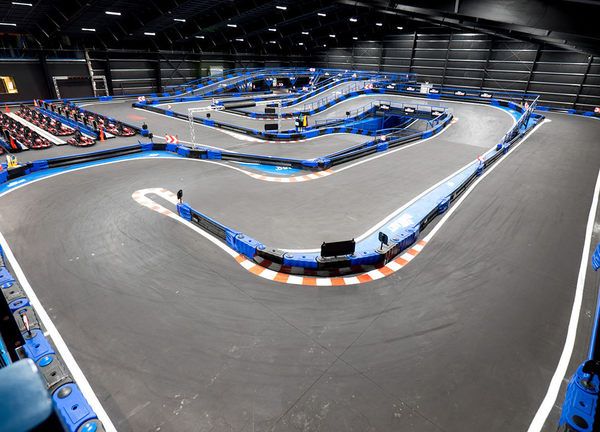 an empty race track is shown in this image