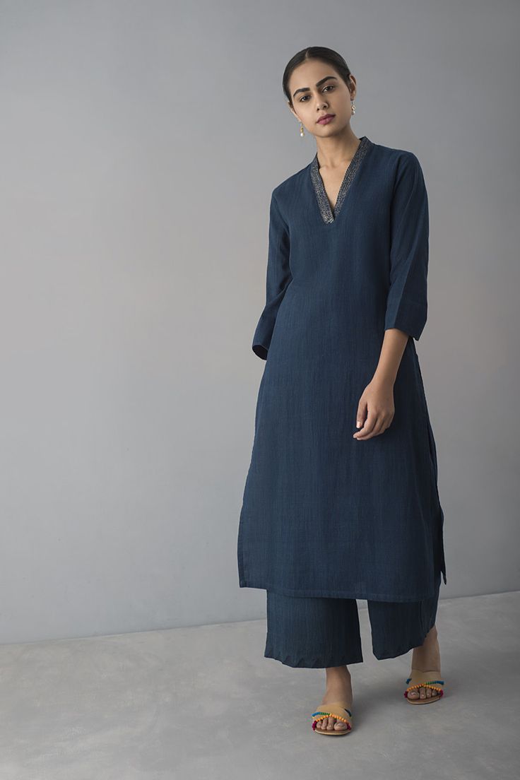 Dark Blue Kurti, Blue Kurti, Kurti Palazzo Set, Kurti Palazzo, Indian Designer Suits, Simple Kurta Designs, Simple Kurti Designs, Salwar Designs, Good Earth