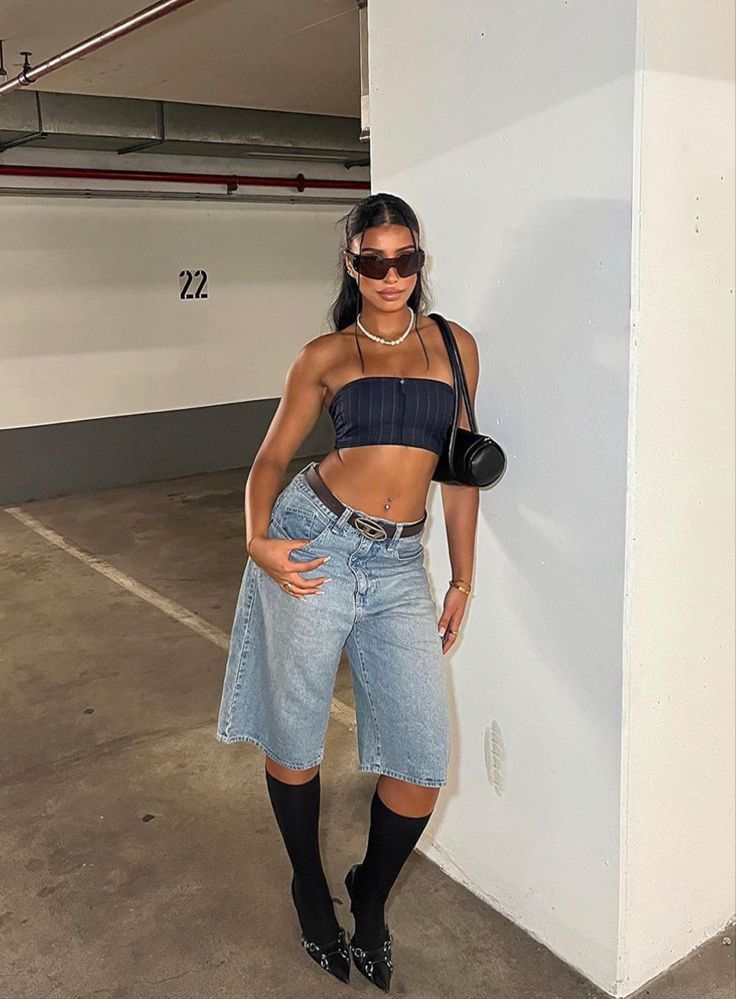 Long Short Outfits Women, Denim Shorts Outfit Street Style, Bermuda Shorts Outfit Black Women, Light Denim Shorts Outfit, Oversized Jorts Outfit Women, Jorts Outfit Women’s Denim, How To Style Jorts Women, Jorts Womens Fit, Light Blue Shorts Outfit