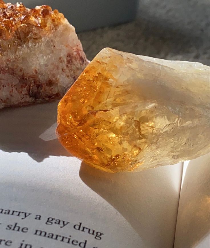 Citrine Meaning, Orange Gem, Crystal Vibes, Earth Gift, Crystal Aesthetic, Amber Crystal, Orange Crystals, Pretty Rocks, Crystal Therapy