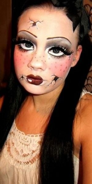 DIY doll costume | Beautylish Creepy Doll Costume, Creepy Doll Makeup, Cracked Doll Makeup, Extreme Make-up, Doll Makeup Halloween, Diy Doll Costume, Make Up Diy, Doll Halloween Costume, Broken Doll