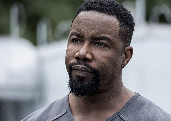 Arrow Image, Michael Jai White, Supergirl 2015, Longbow, Superman Lois, Michael B Jordan, Dc Villains, Promotional Image, Black Lightning