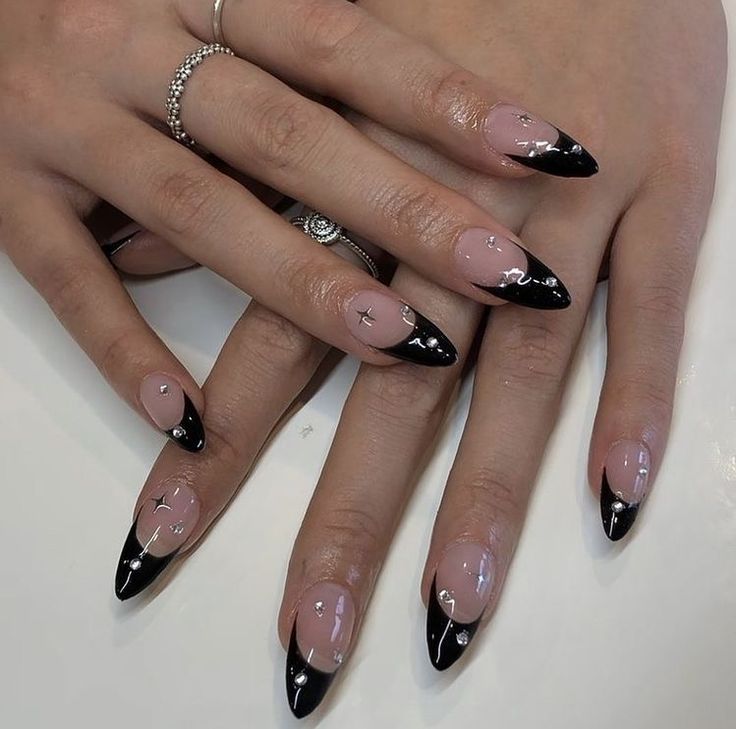 Kutek Disney, Unghie Sfumate, Black Acrylic Nails, Grunge Nails, Almond Acrylic Nails, Soft Nails, Black French, Sparkle Nails, Prom Nails