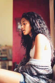 Roxanne Weasley, Kiersey Clemons, Pretty People, Beautiful People, Natural Hair Styles, Curly Hair Styles, Black Women, Computer, Long Hair Styles