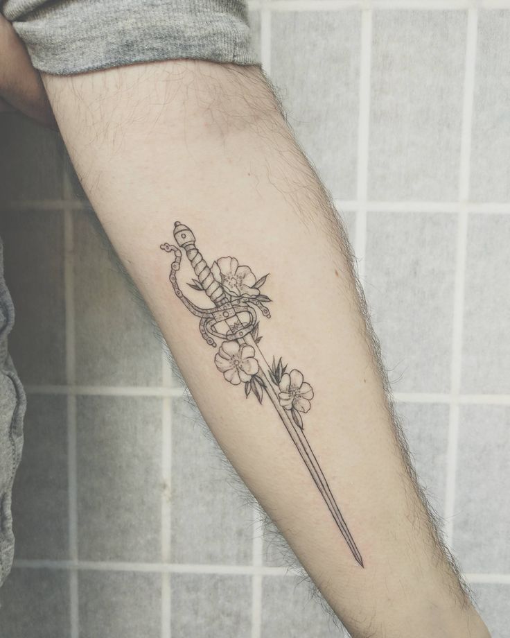 (Sword of Truth?) Inigo Montoya's sword surrounded by Buttercup flowers [Michelle @ White Rabbit Tattoo, NYC] Princess Bride Tattoo, Tattoos Symbols, White Rabbit Tattoo, Buttercup Flowers, Rabbit Tattoo, Scale Tattoo, Knot Tattoo, Fairy Tattoo Designs, Brides With Tattoos